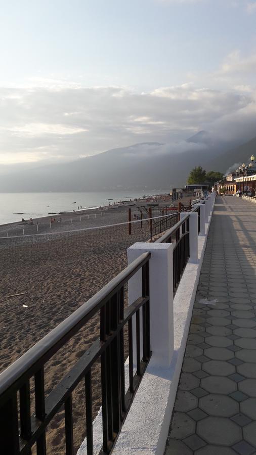 Na Shapsug Guest House Gagra Exteriér fotografie